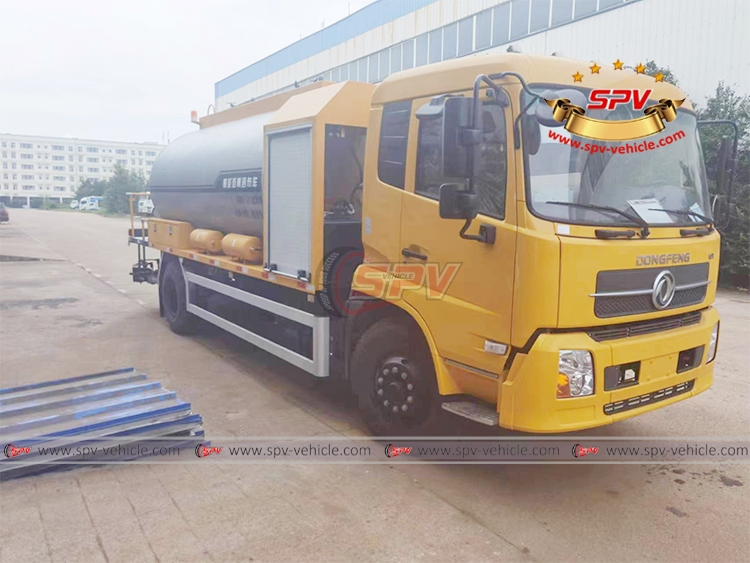SPV Vehicle - Asphalt Concrete Distributor 12 Tons Dongfeng - RF